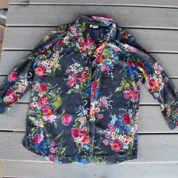 Kut from the Kloth Tops - Kut from the Kloth Floral Spring button up Blouse